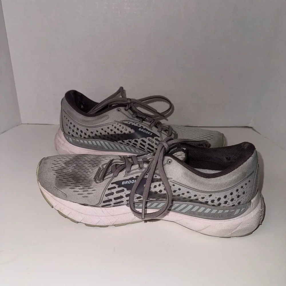 Brooks Running‎ Sneakers - Womens - Picture 2 of 12